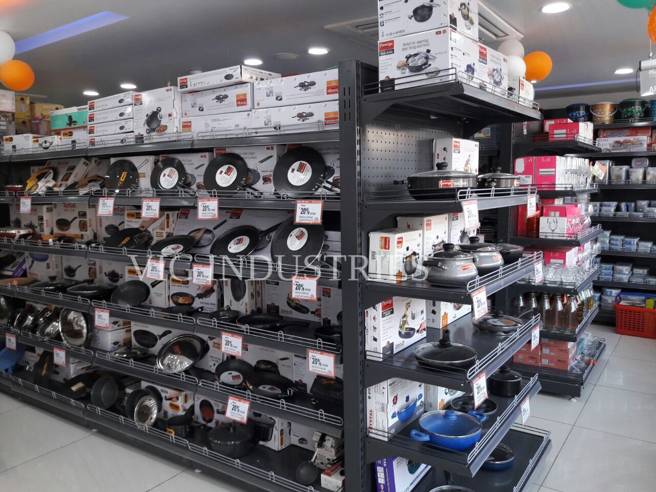 KITCHEN UTENSILS SHOP RACK